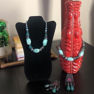 Paparazzi Accessories Necklace and Earring Set